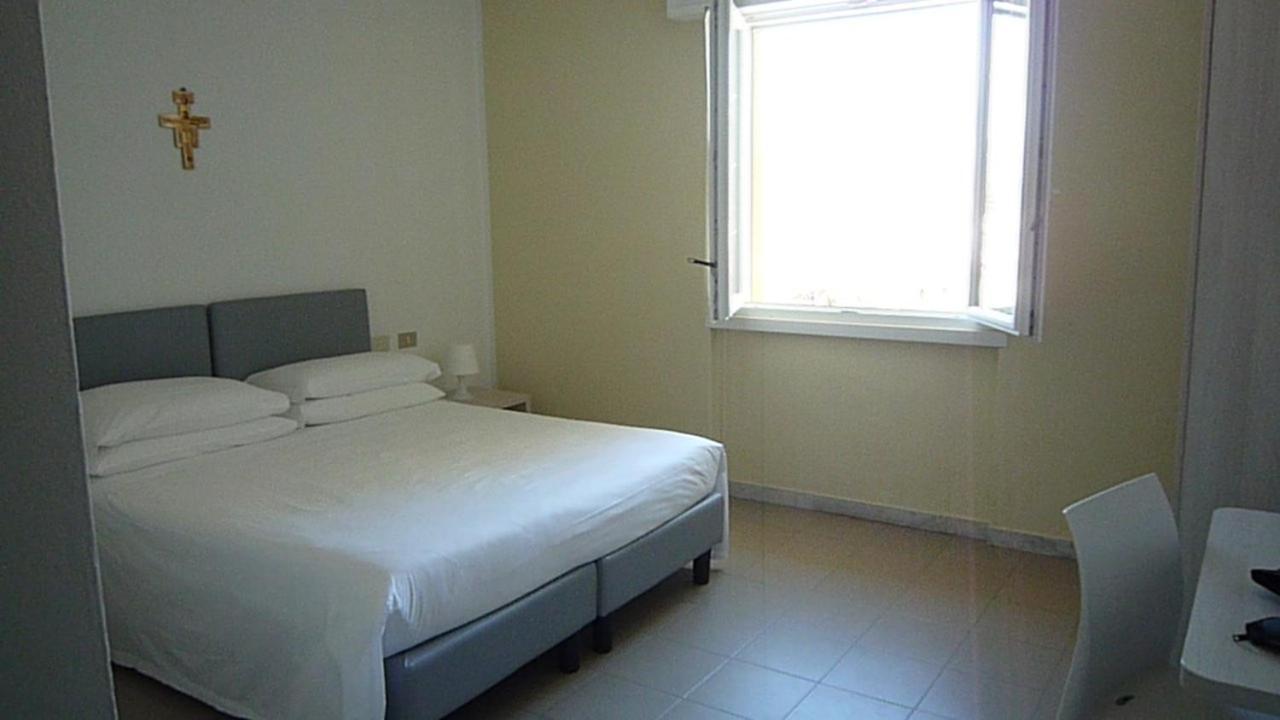 Casa F.a.c.i Hotel Marina di Massa